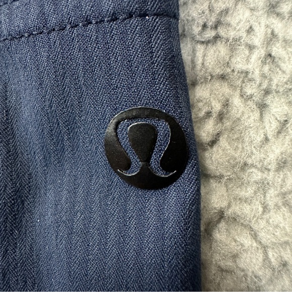 Lululemon Relaxed Fit Everyday Pants Zip Pockets Midnight Blue XL Men’s - Picture 9 of 15